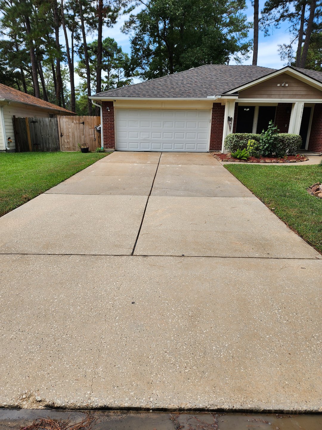 Top quality driveway cleaning in Crosby, TX