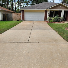 Top-quality-driveway-cleaning-in-Crosby-TX 0